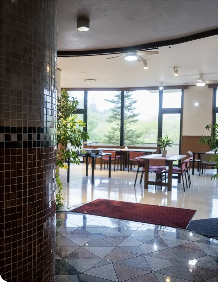 うさぎと亀 テーブル席と団体席